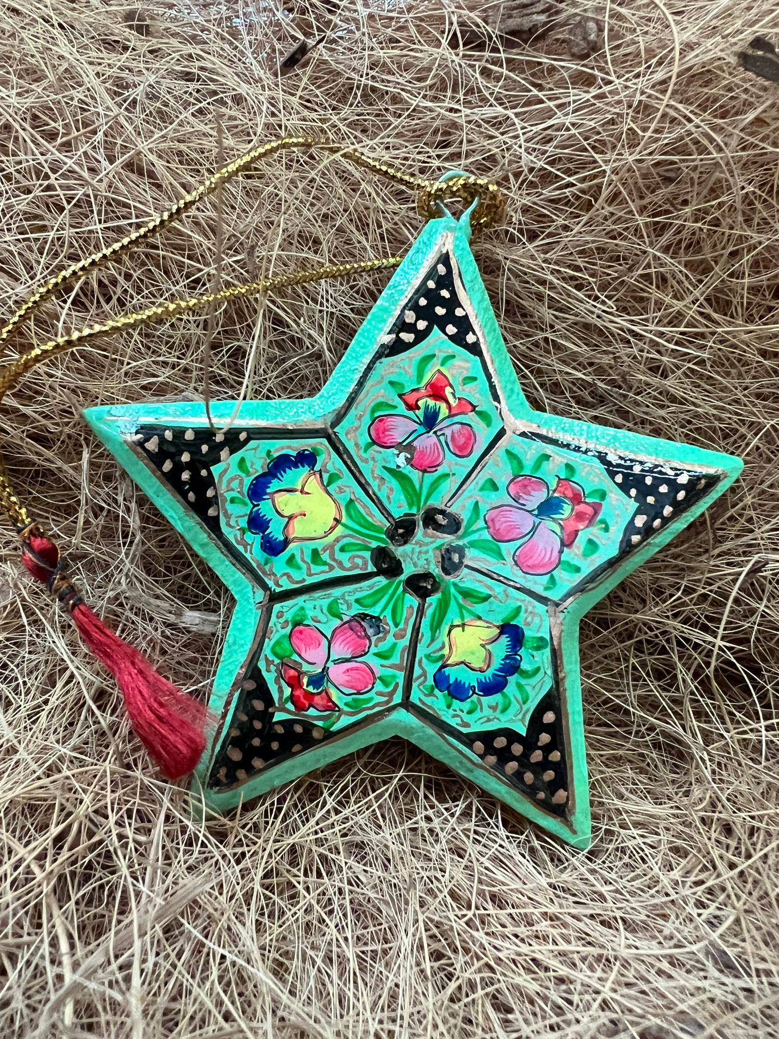 Hanging Star – “Bagaldaar” Mint Green & Black Star